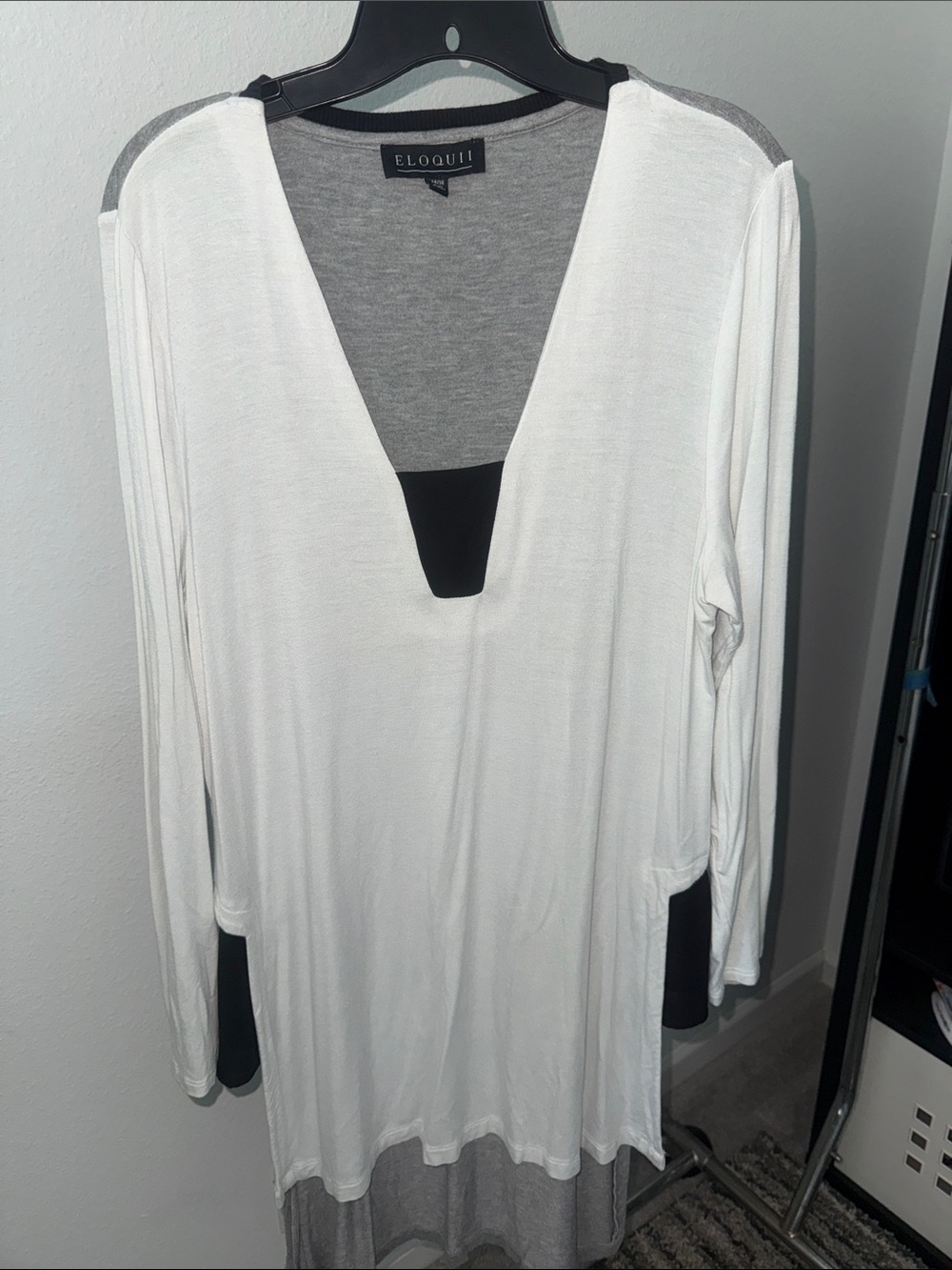 Eloquii White Long Sleeve V-Neck Tunic with Black Insets
